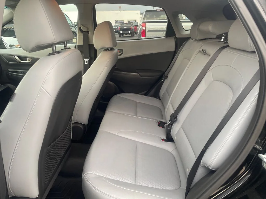 Used 2018 Ultra Black Hyundai Limited image 21