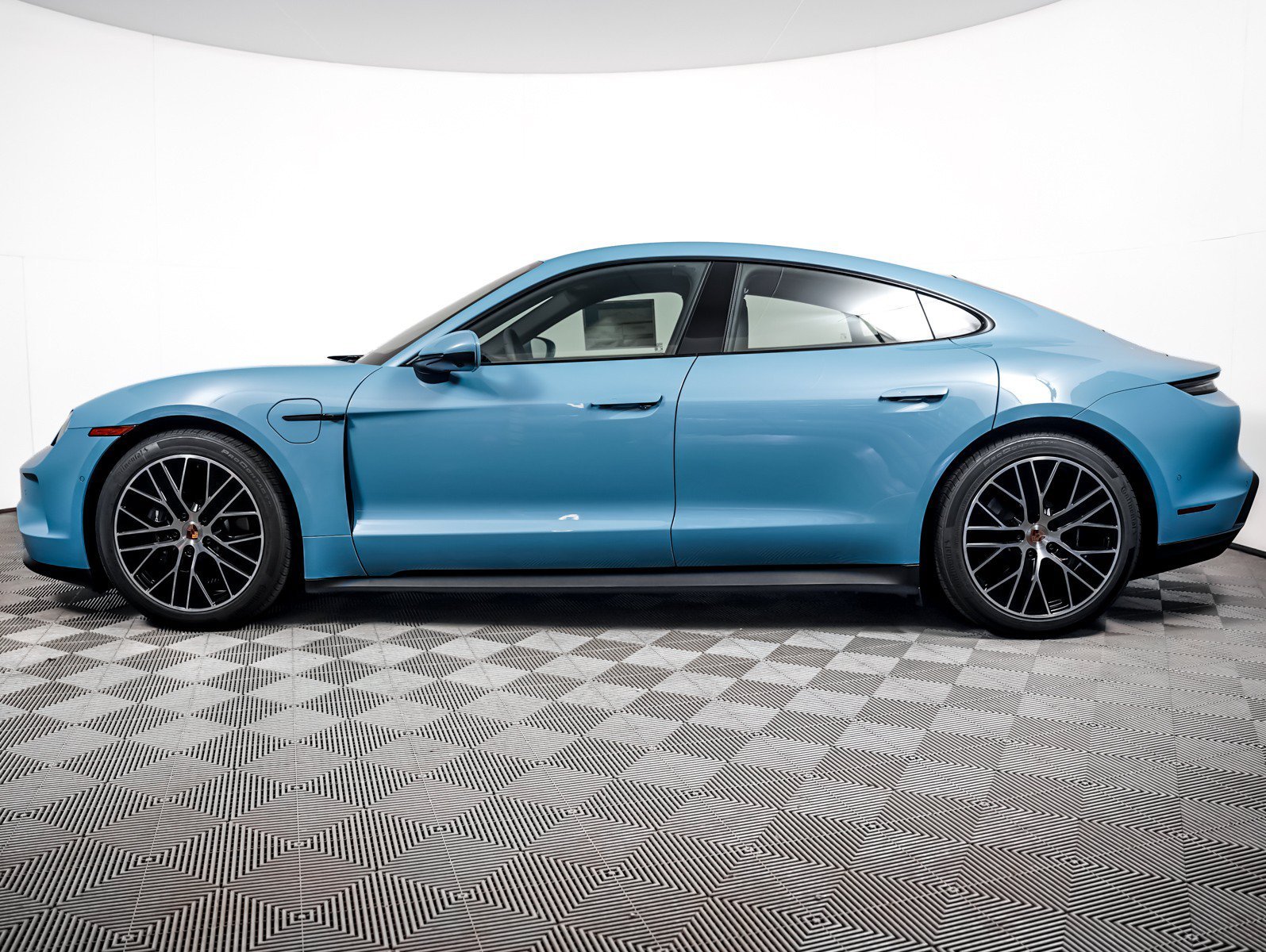 New 2026 FROZEN BLUE Porsche  image 2