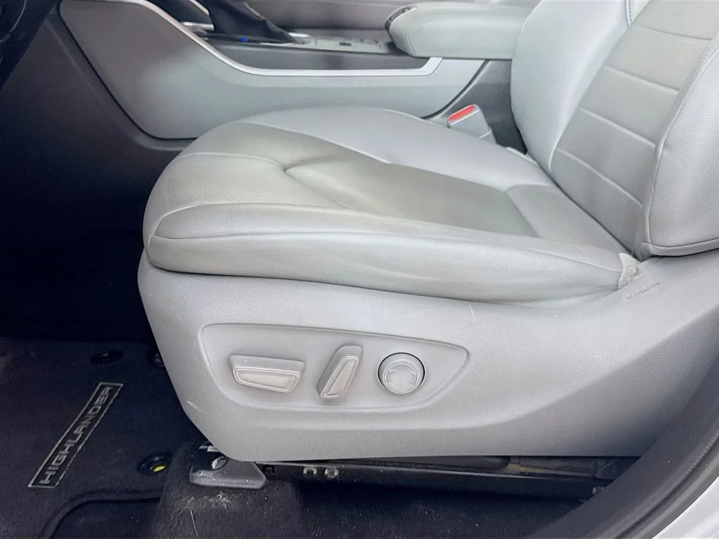Used 2020 Celestial Silver Metallic Toyota XLE image 23
