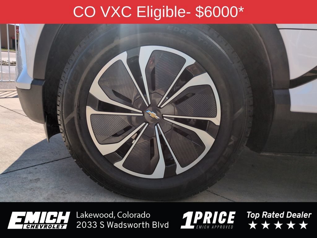 Used 2024 Summit White Chevrolet LT image 26