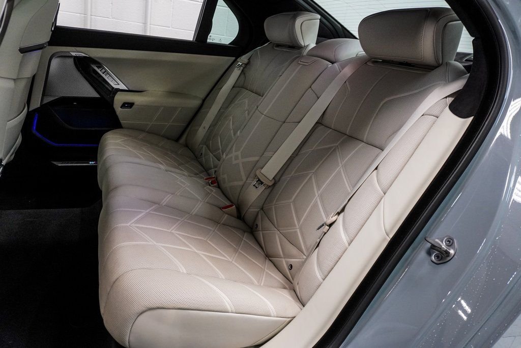 Used 2023 Gray BMW 760i xDrive image 8