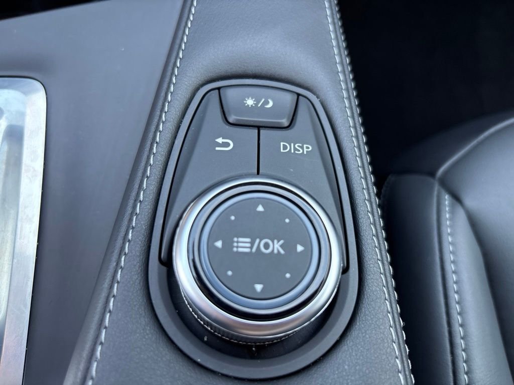Used 2025 Gray INFINITI PURE image 31