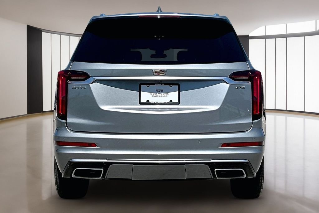 Used 2025 Silver Cadillac Premium Luxury image 4