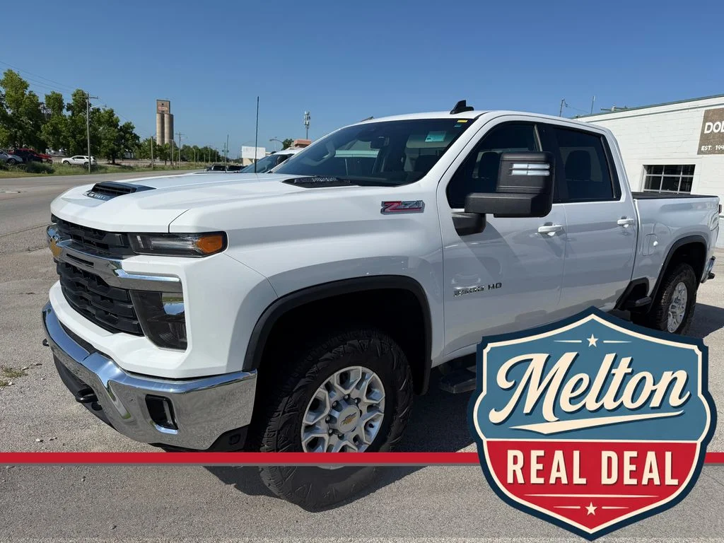Used 2025 White Chevrolet LT image 1