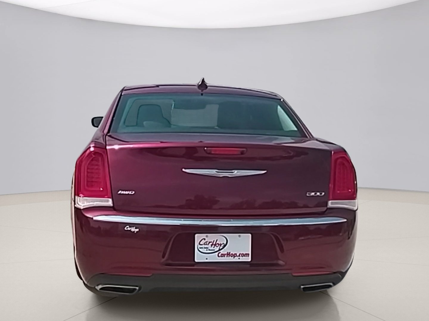 Used 2017 Red Chrysler S image 4