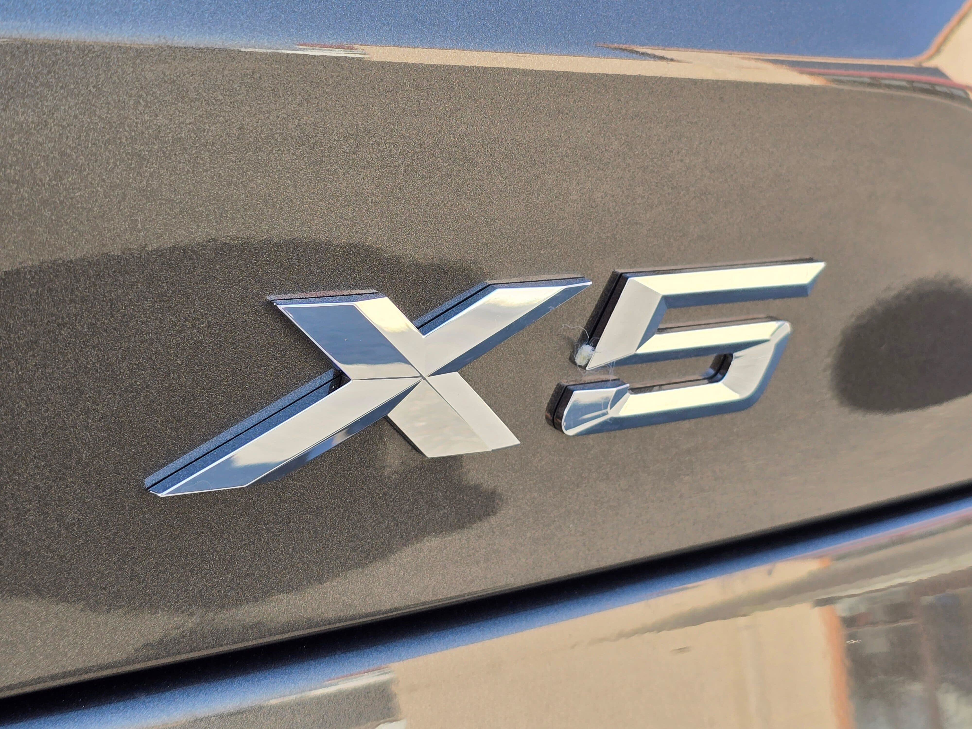 New 2026 Manhattan Green Metallic BMW xDrive50e image 7