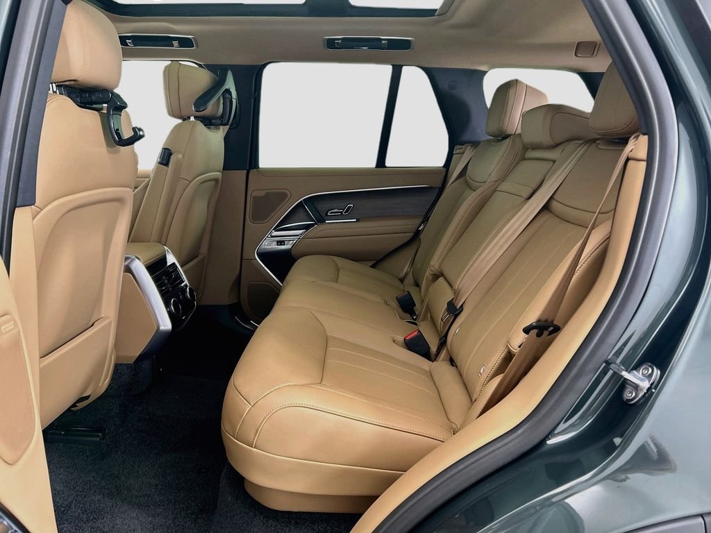 New 2026 Belgravia Green Land Rover SE image 20