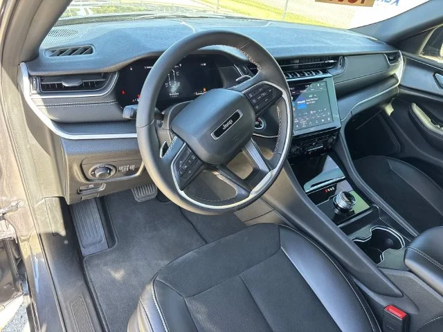 Used 2025 Gray Jeep Altitude X image 35