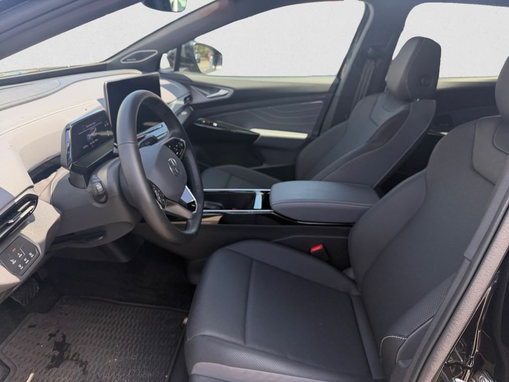 Certified Used 2025 Deep Black Volkswagen Pro S Plus image 9