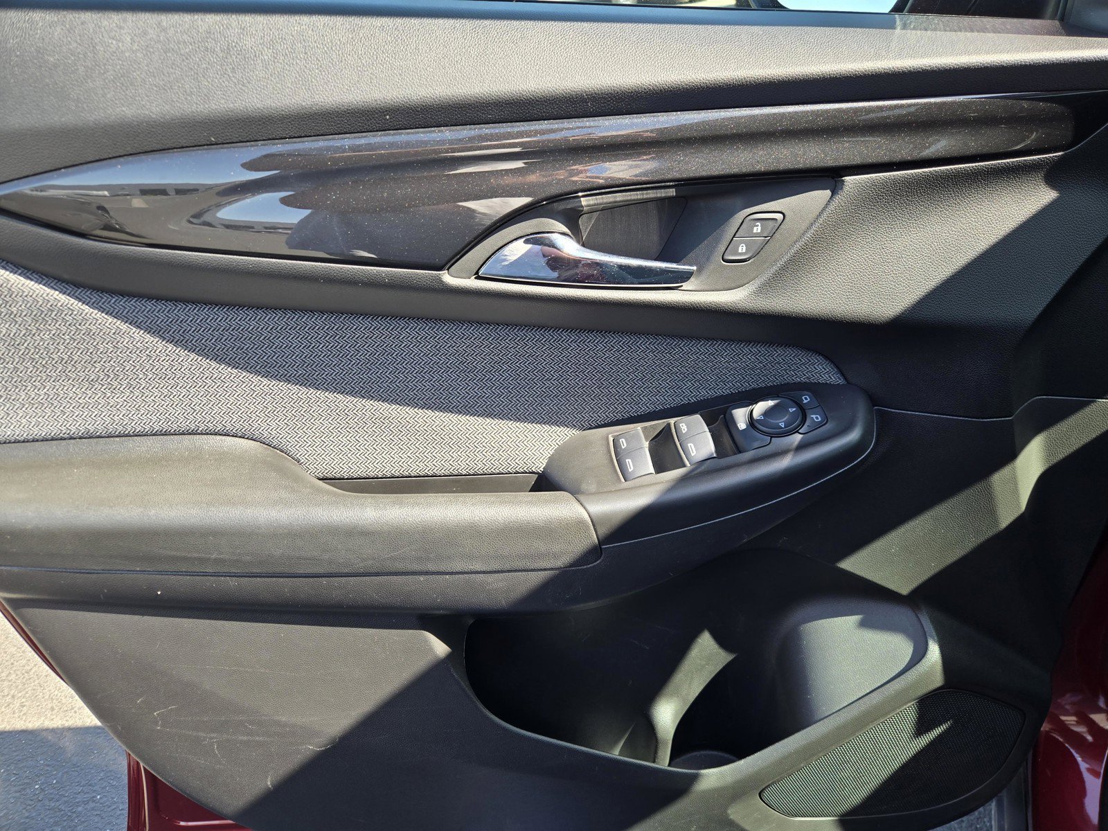 Used 2025 Crimson Metallic Chevrolet LT image 16