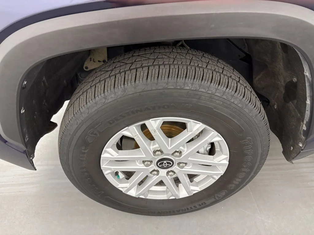 Used 2022 Blue Toyota SR5 image 11