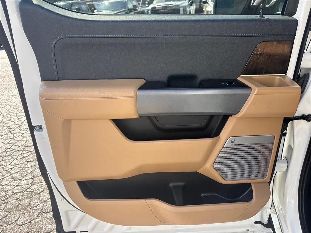 Used 2023 White Ford Lariat image 18