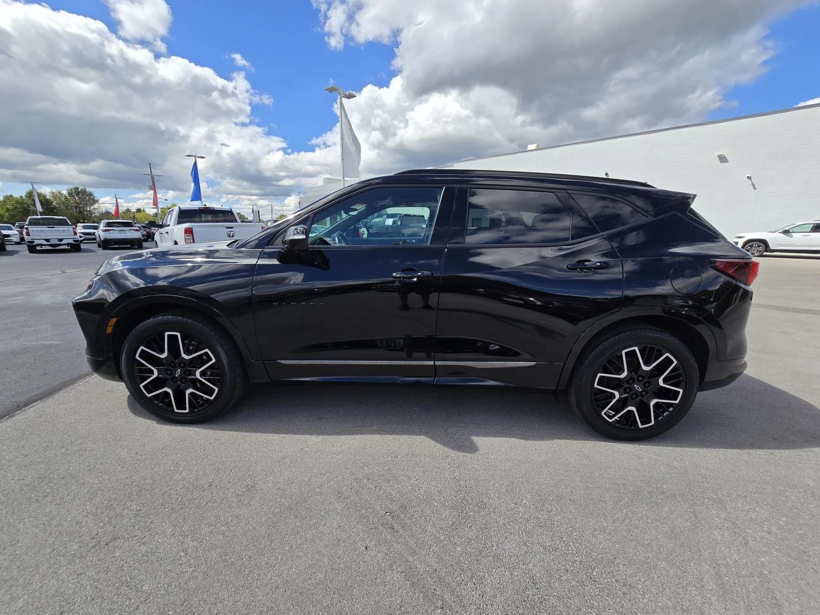 Used 2023 BLACK Chevrolet RS image 4