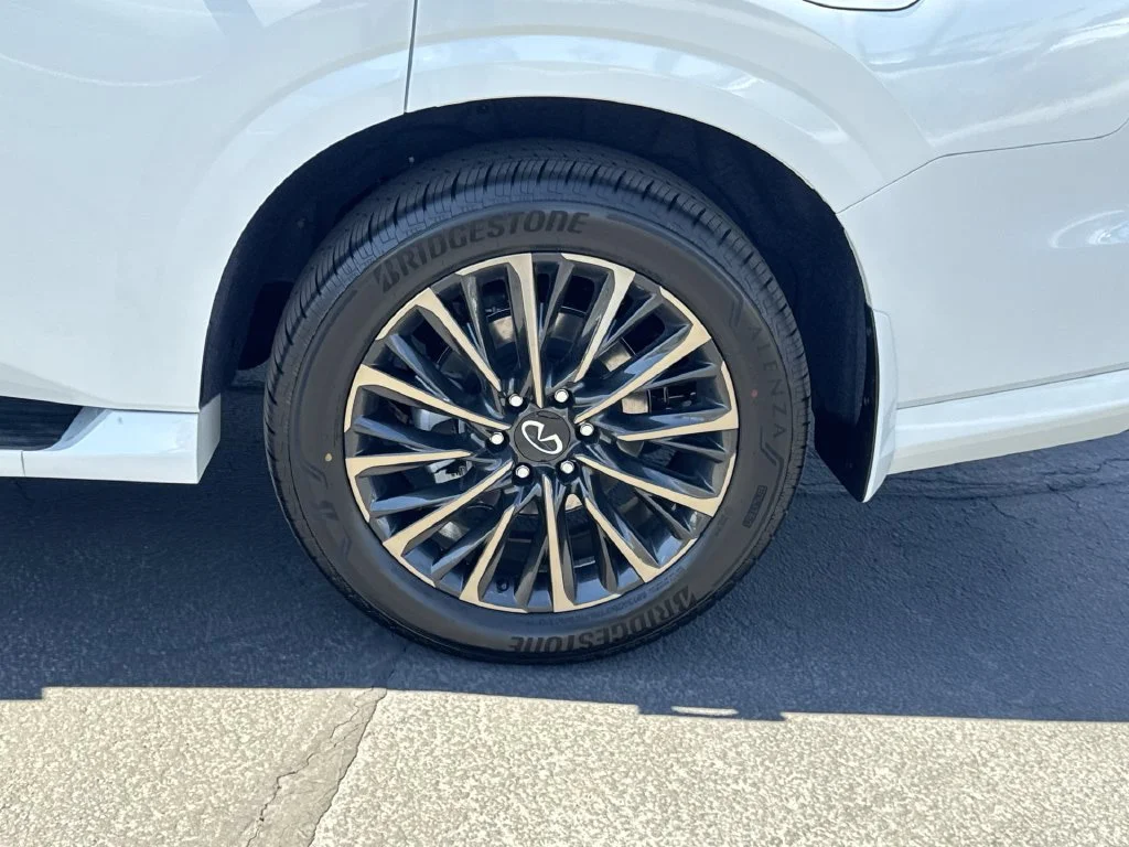 New 2026 2T RADIANT WHIT INFINITI Autograph 4WD image 34