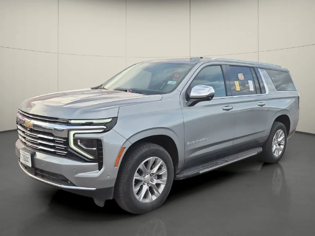 Used 2025 Gray Chevrolet Premier image 3