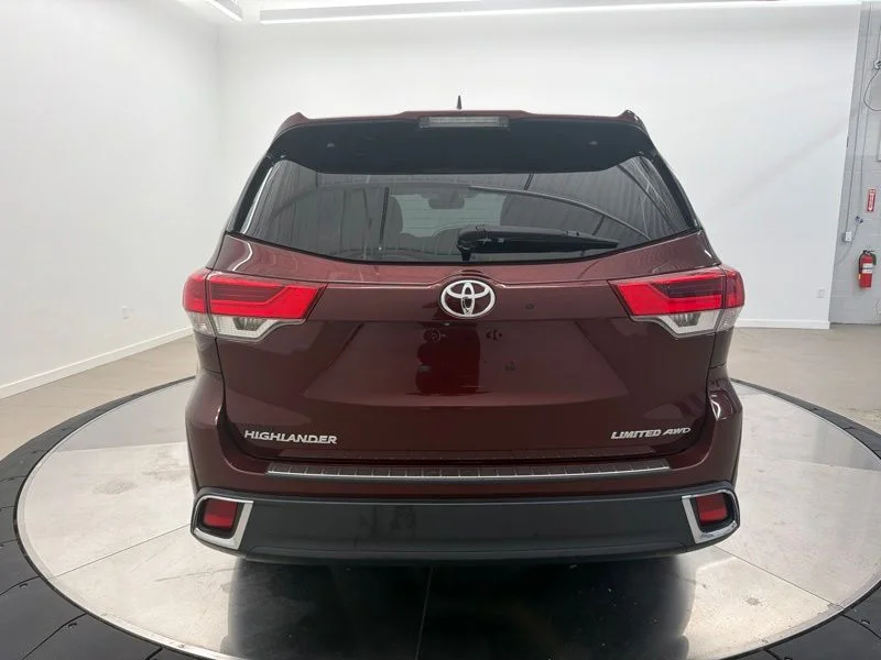 Used 2017 Red Toyota Limited image 4