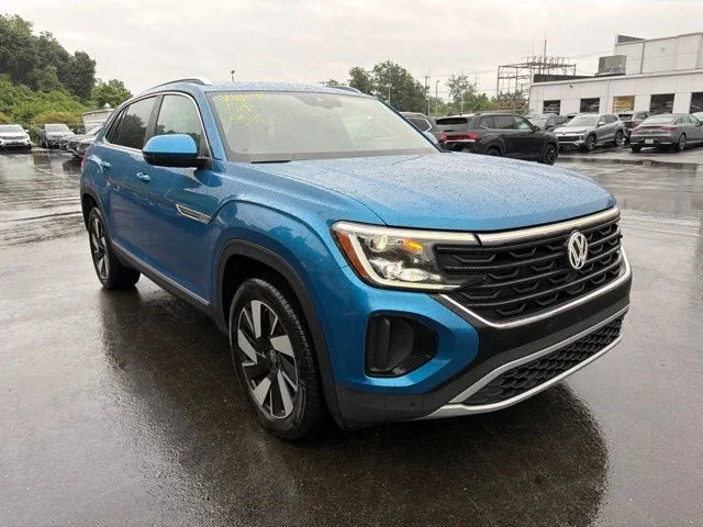 Certified Used 2025 Blue Volkswagen 2.0T SEL image 3
