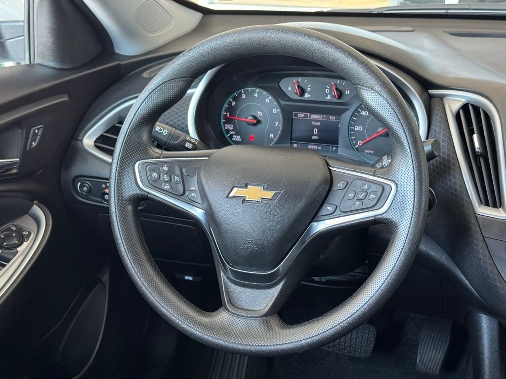 Used 2025 White Chevrolet LT image 22