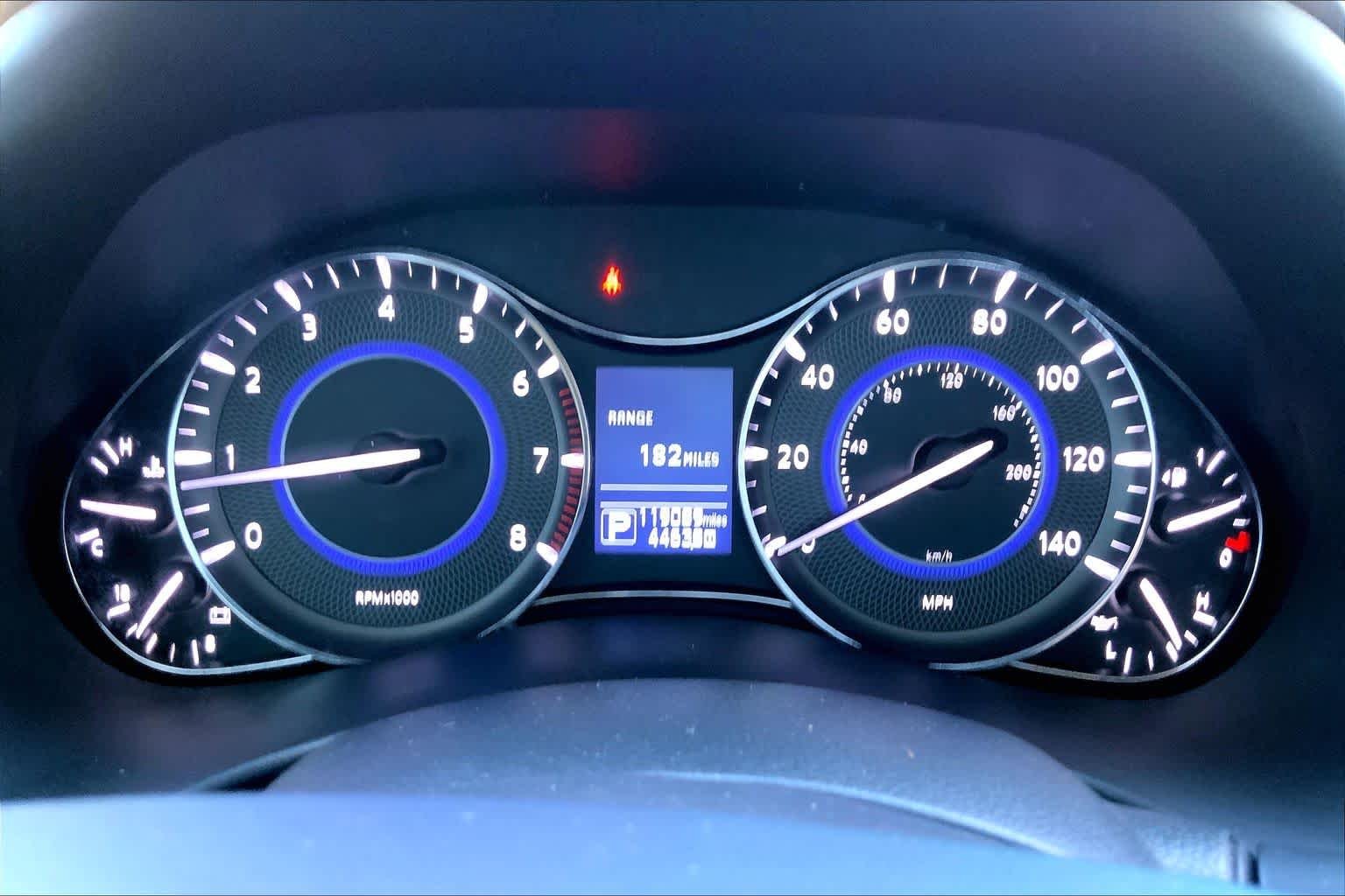 Used 2019 Liquid Platinum INFINITI LUXE image 26