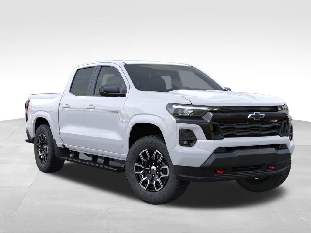 New 2026 Summit White Chevrolet Z71 image 7