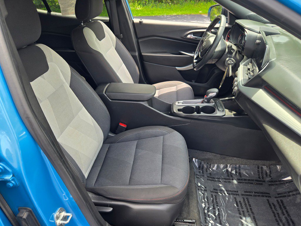 2025 Chevrolet Trax RS - Photo 7