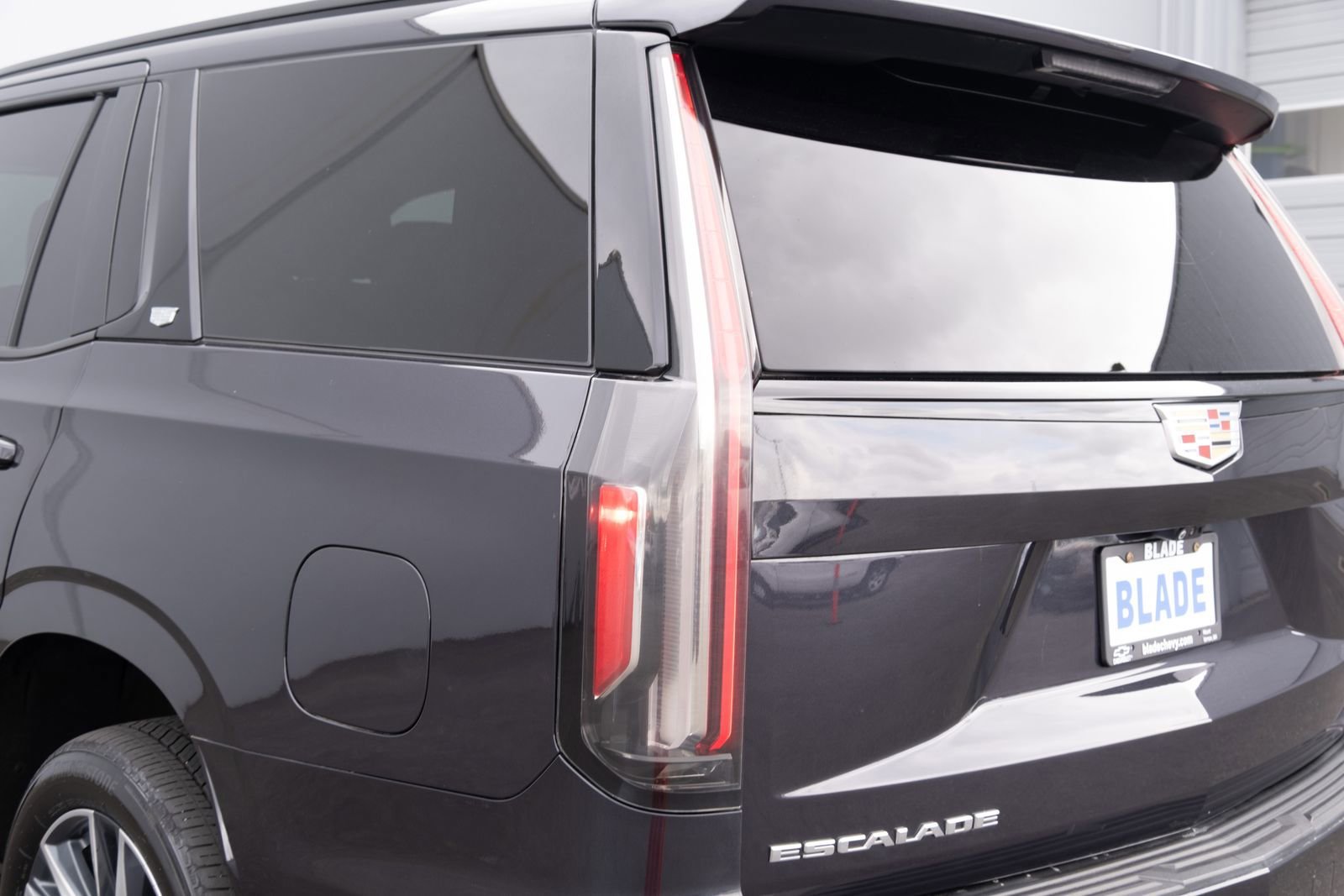 Used 2023 Galactic Gray Metallic Cadillac Sport Platinum image 32