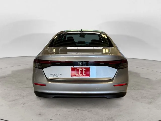 New 2026 Silver Honda SE image 4