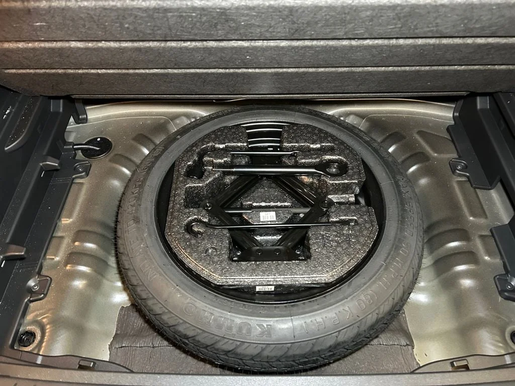 Used 2023 Abyss Black Hyundai SEL image 20