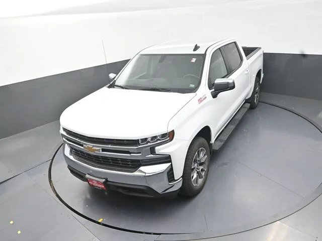 Used 2022 White Chevrolet LT image 25