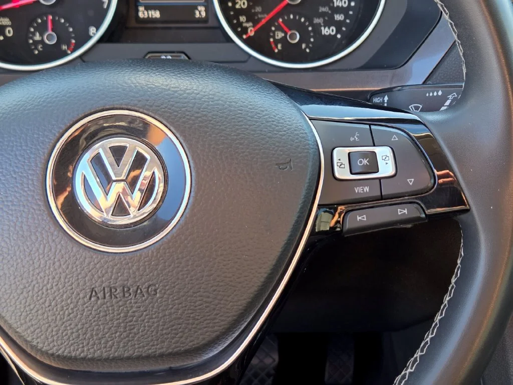 Used 2021 White Volkswagen 2.0T SE image 29