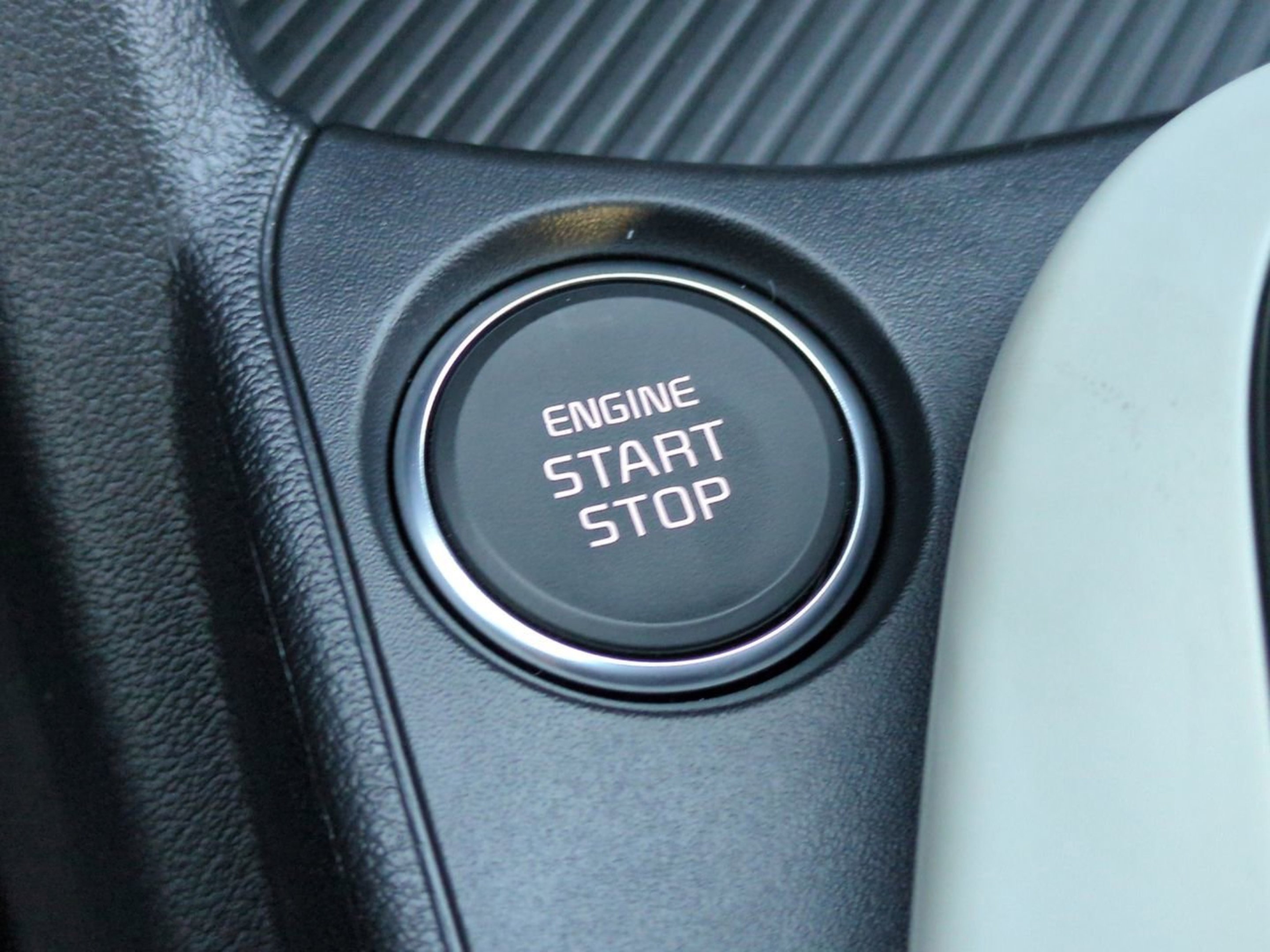 New 2025 Snow White Pearl Kia GT-Line Turbo image 30