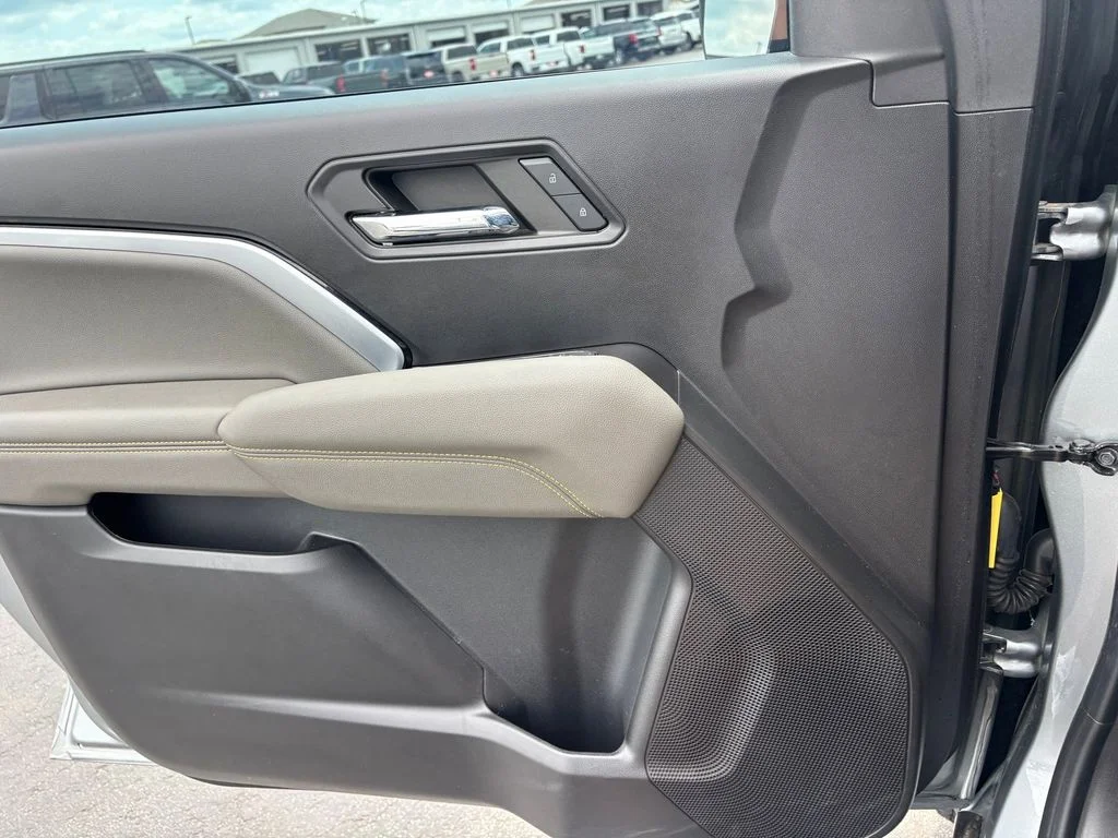Used 2024 Gray Chevrolet ZR2 image 22