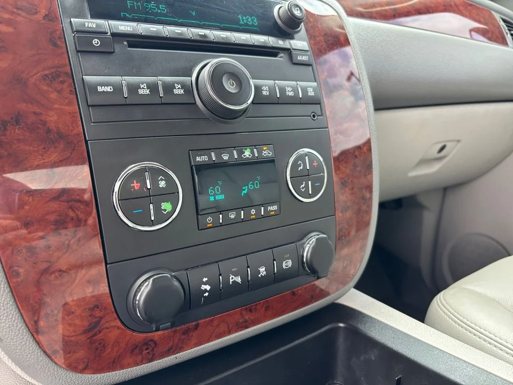 Used 2011 White Chevrolet LTZ image 28