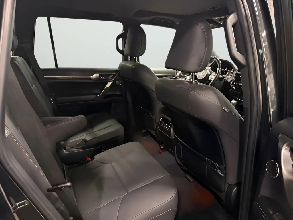 Used 2023 Black Lexus 460 image 24