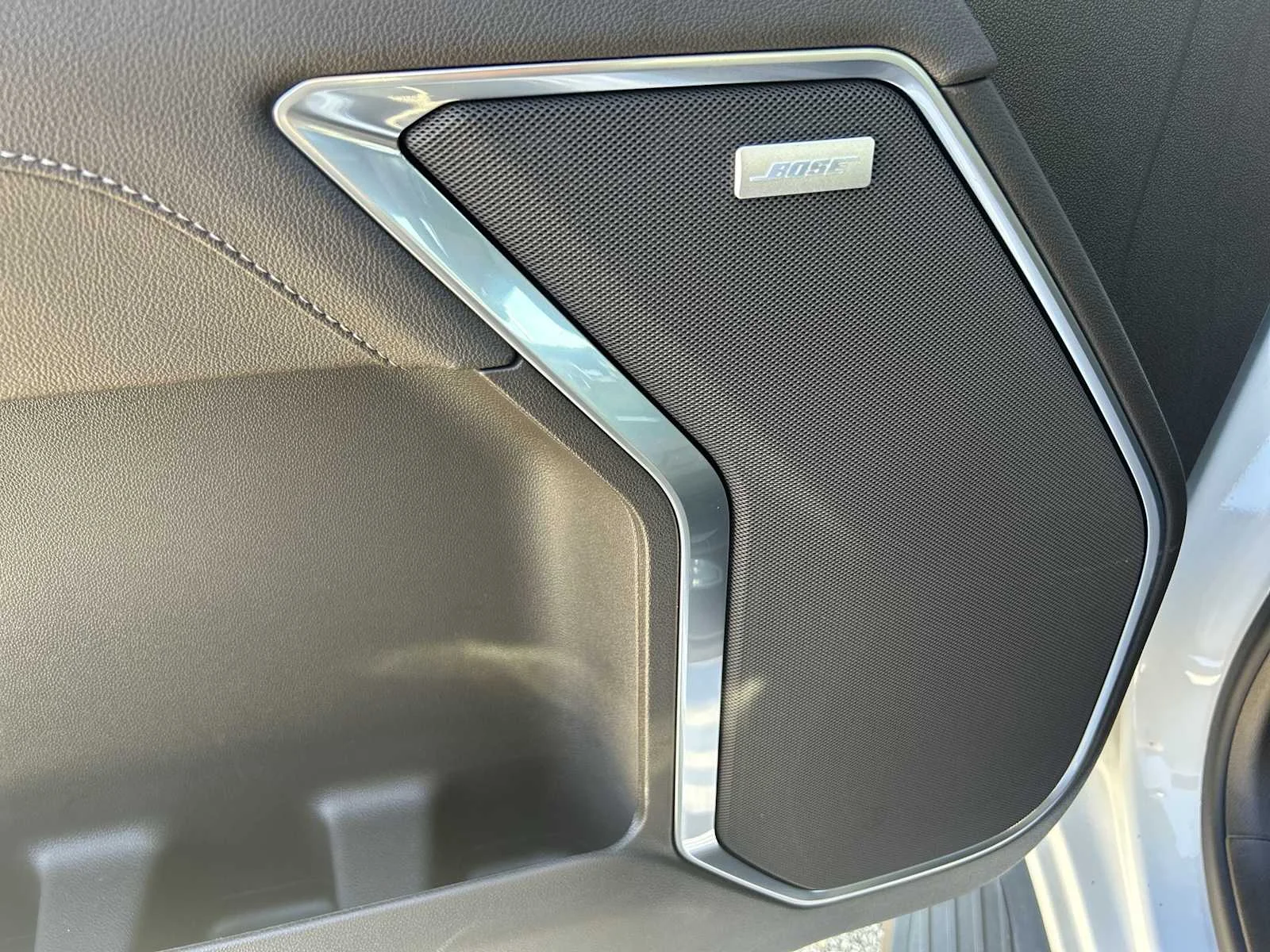 2026 GMC Sierra 1500 SLT - Photo 25