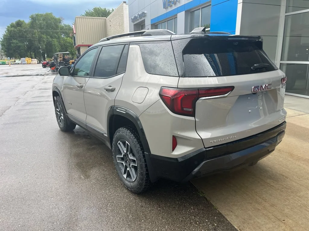 2026 GMC Terrain AT4 - Photo 7