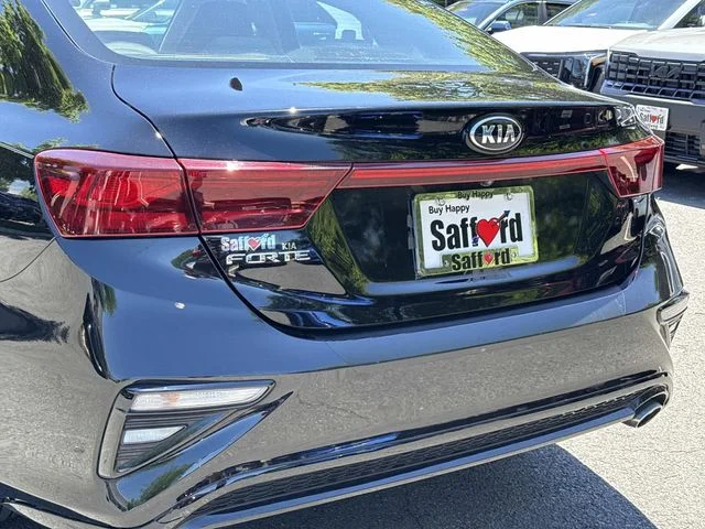 Used 2019 Black Kia LXS image 10