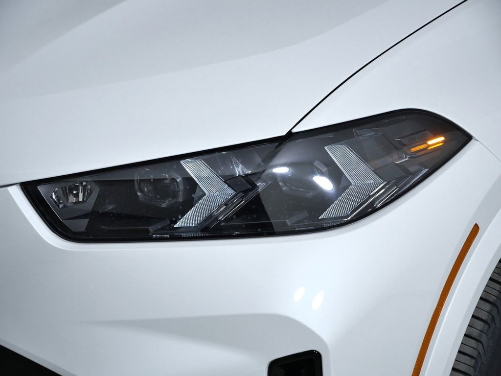 Used 2026 Mineral White Metallic BMW xDrive50e image 4