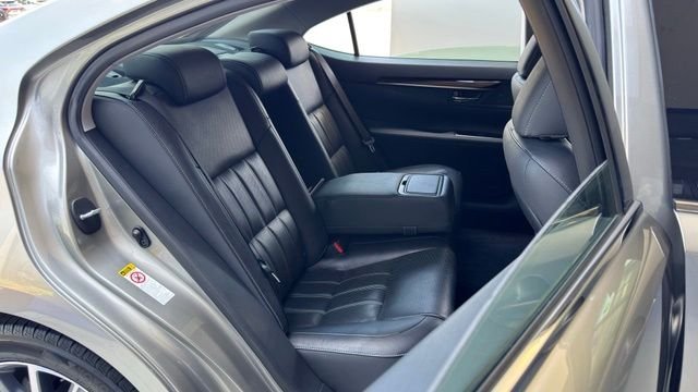 Used 2017 Atomic Silver Lexus 300h image 20