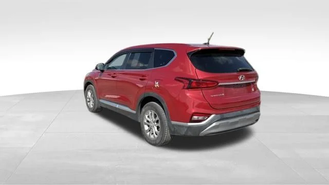 Used 2019 Red Hyundai SE image 6