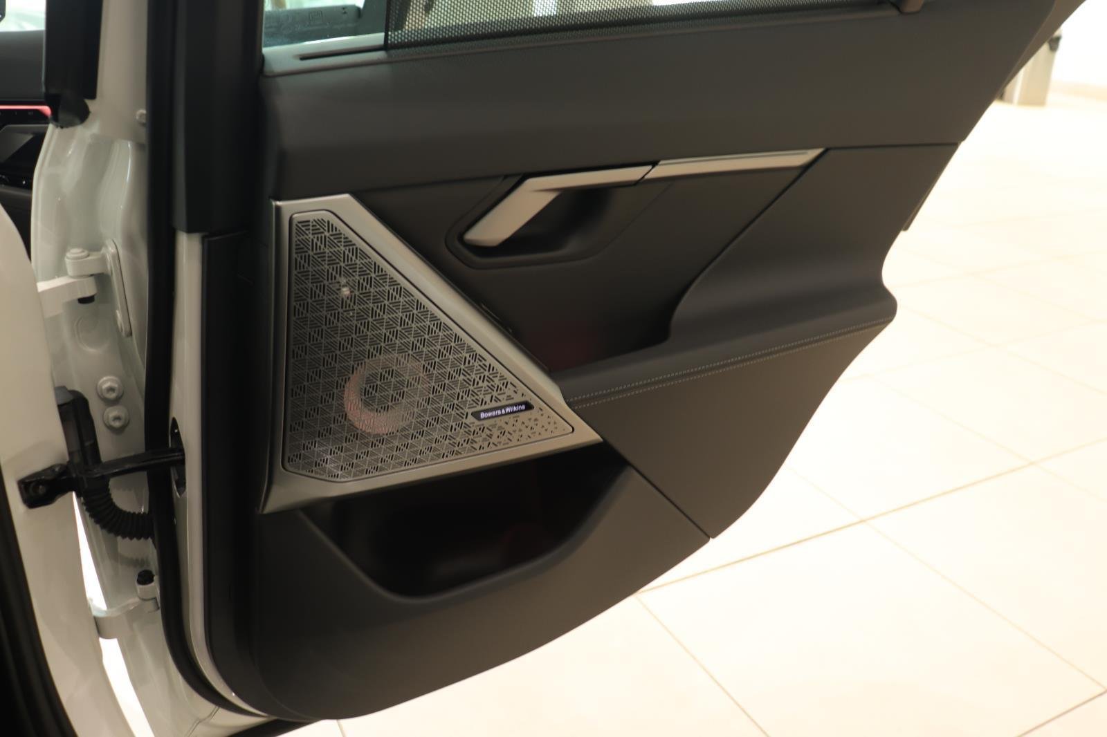Used 2026 Alpine White BMW Base image 19