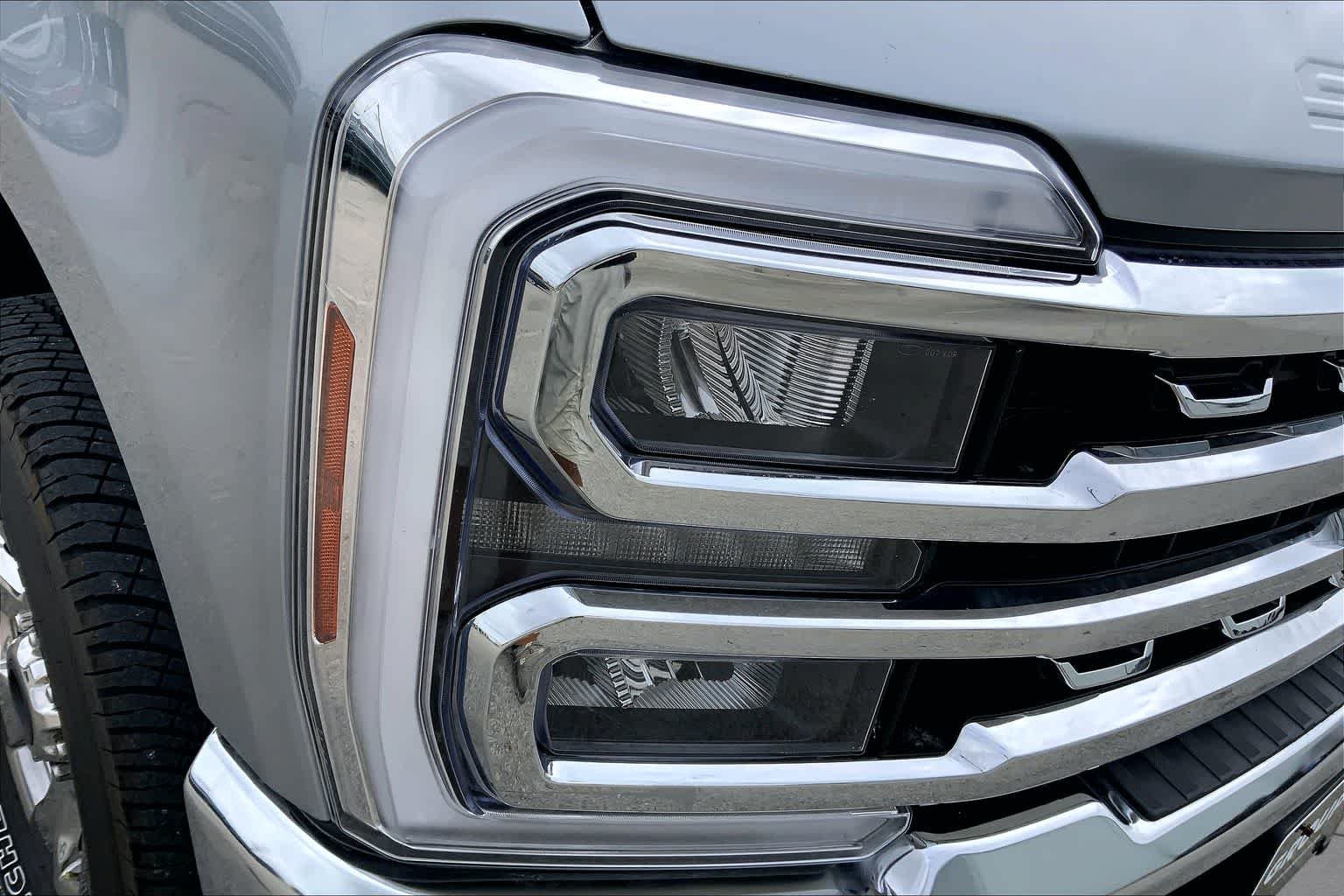 Used 2024 Iconic Silver Metallic Ford F-250 Pickup LARIAT image 28