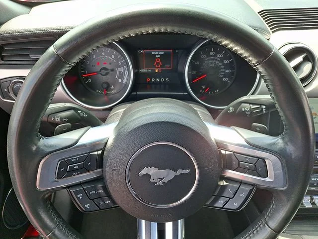 Used 2022  Ford GT Premium image 18