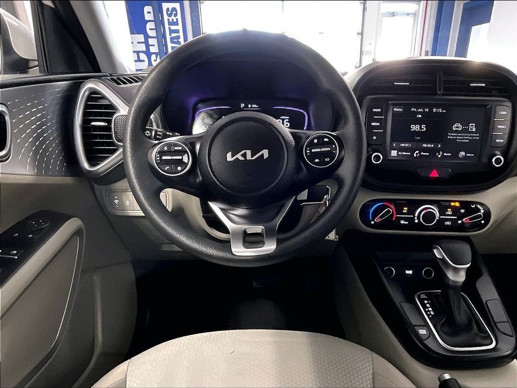 Used 2025 White Kia S image 17