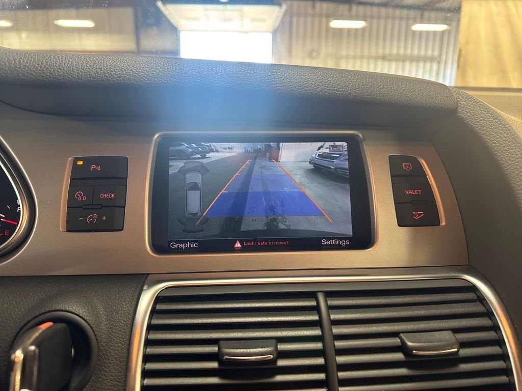 Used 2014  Audi  image 23