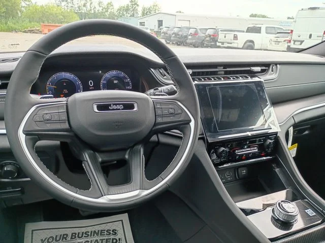 New 2026 Silver Zynith Exterior Paint Jeep Laredo X image 10