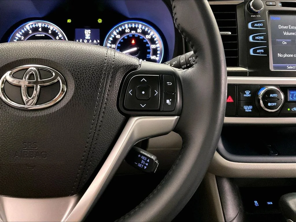Used 2016 Gray Toyota XLE V6 image 23