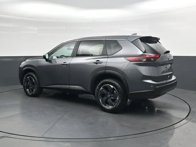 Used 2025 Gray Nissan SV image 6