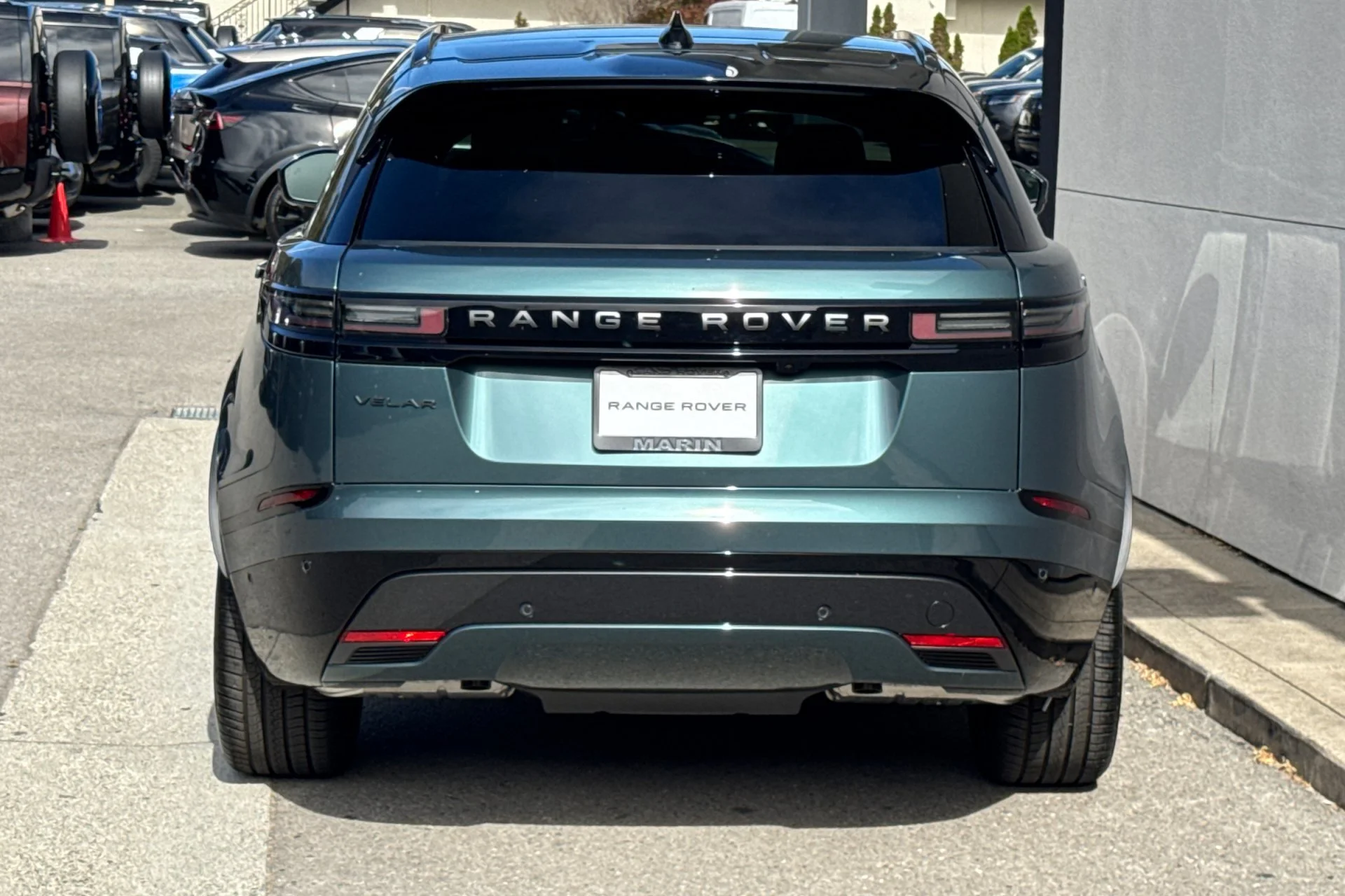 New 2026 Giola Green Land Rover Belgravia Edition image 7