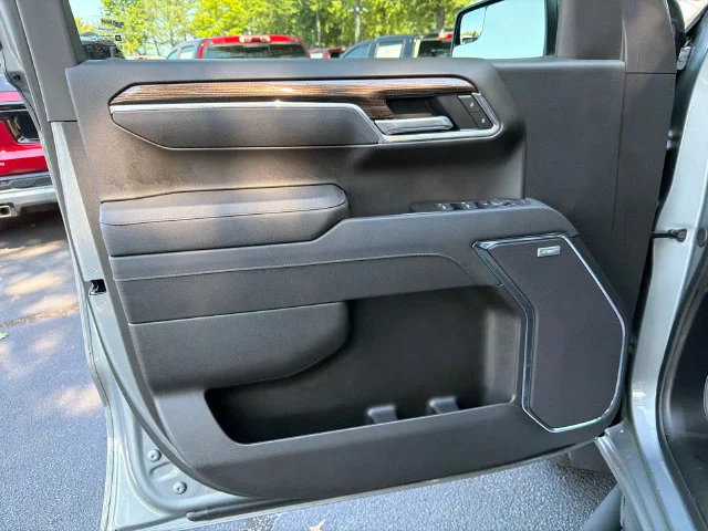 Used 2026 Sterling Gray Metallic Chevrolet LT Trail Boss image 10